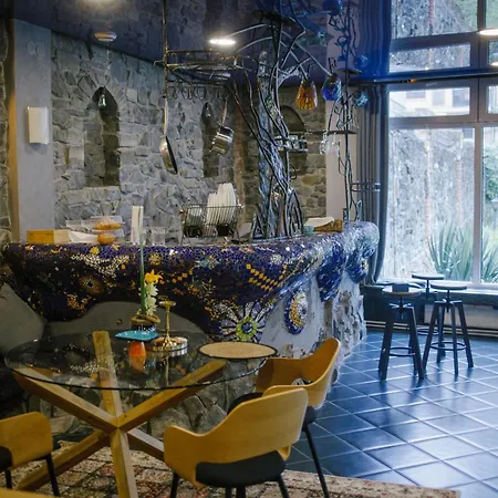 Gaudi Apartment In Львов Экстерьер фото